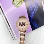 Reloj MK mujer rosado monograma