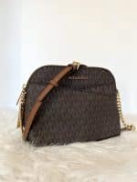 Crossbody MK monograma café