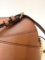 Crossbody MK café liso - Imagen 2