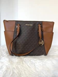 Tote MK café aplicación monograma