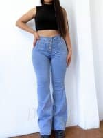 Jeans Paradise flare celeste abotonado bolsillos