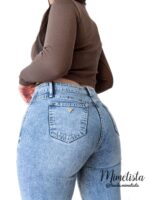 Jeans Paradise wide leg celeste V tachas - Imagen 4